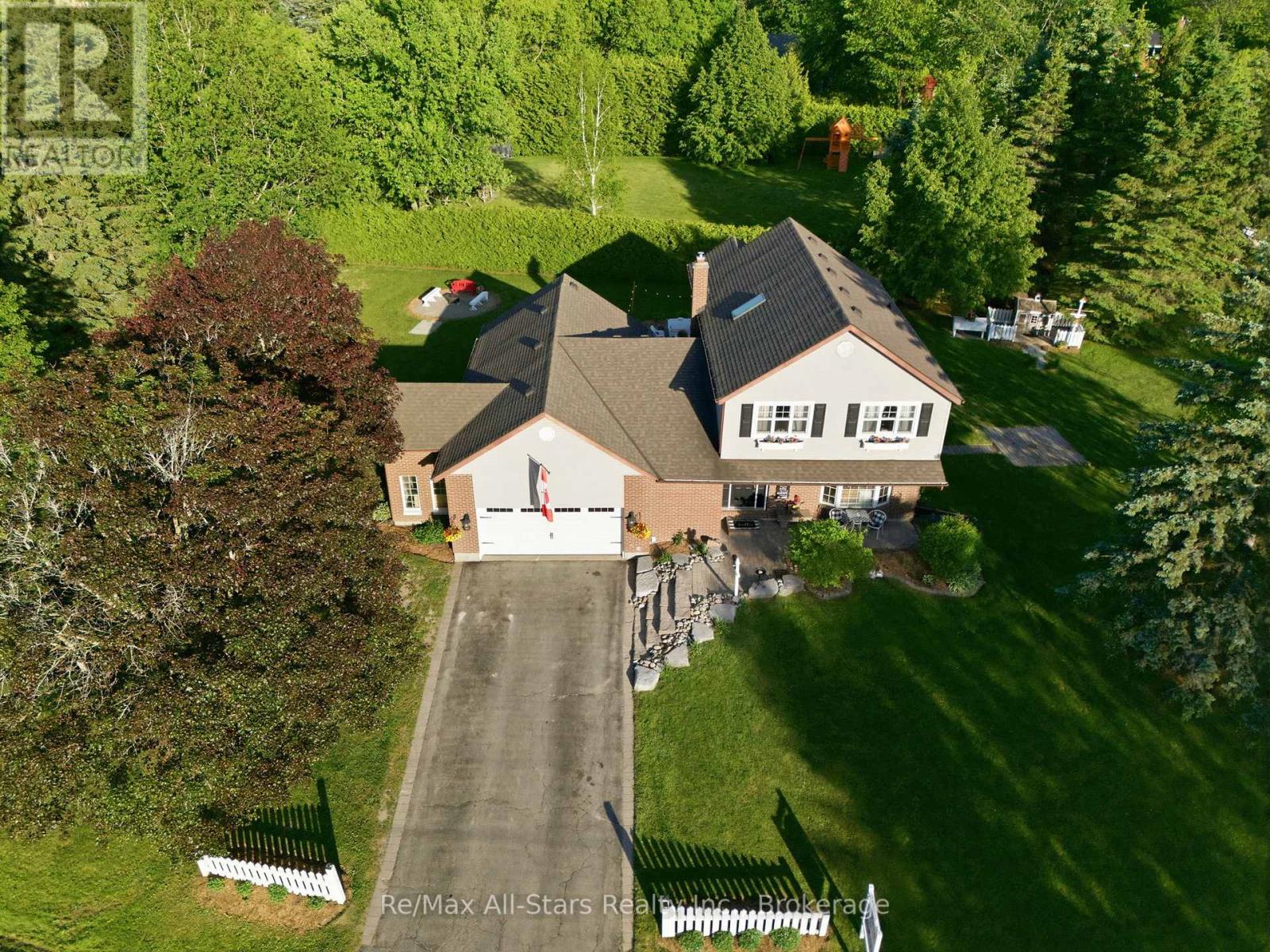 4 Circle Drive, Scugog, Ontario  L9L 1N9 - Photo 5 - E13249812