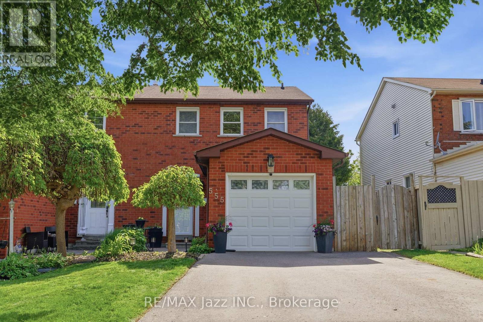 555 COBBLEHILL DRIVE, Oshawa, Ontario