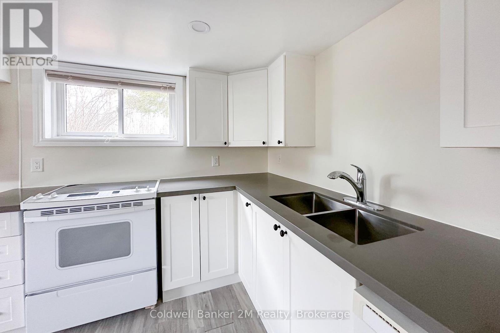 297 Admiral Street, Oshawa, Ontario  L1J 3A4 - Photo 4 - E13249912