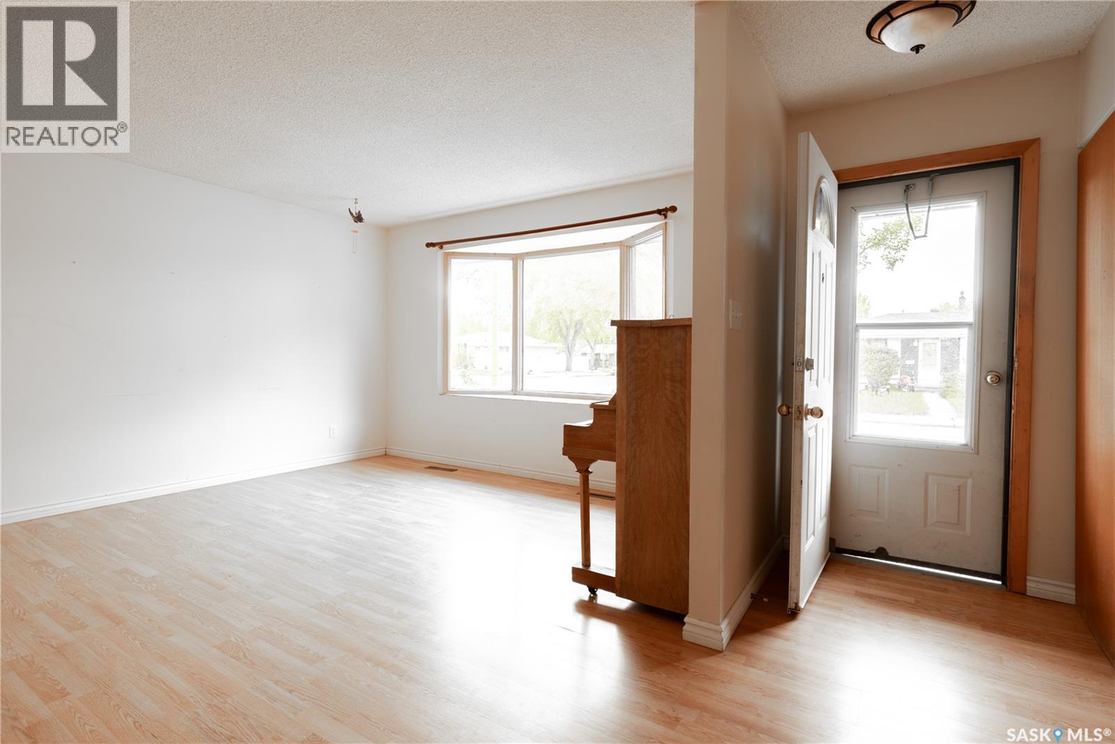 3815 Van Horne Avenue, Regina, Saskatchewan  S4S 1M5 - Photo 6 - SK038266