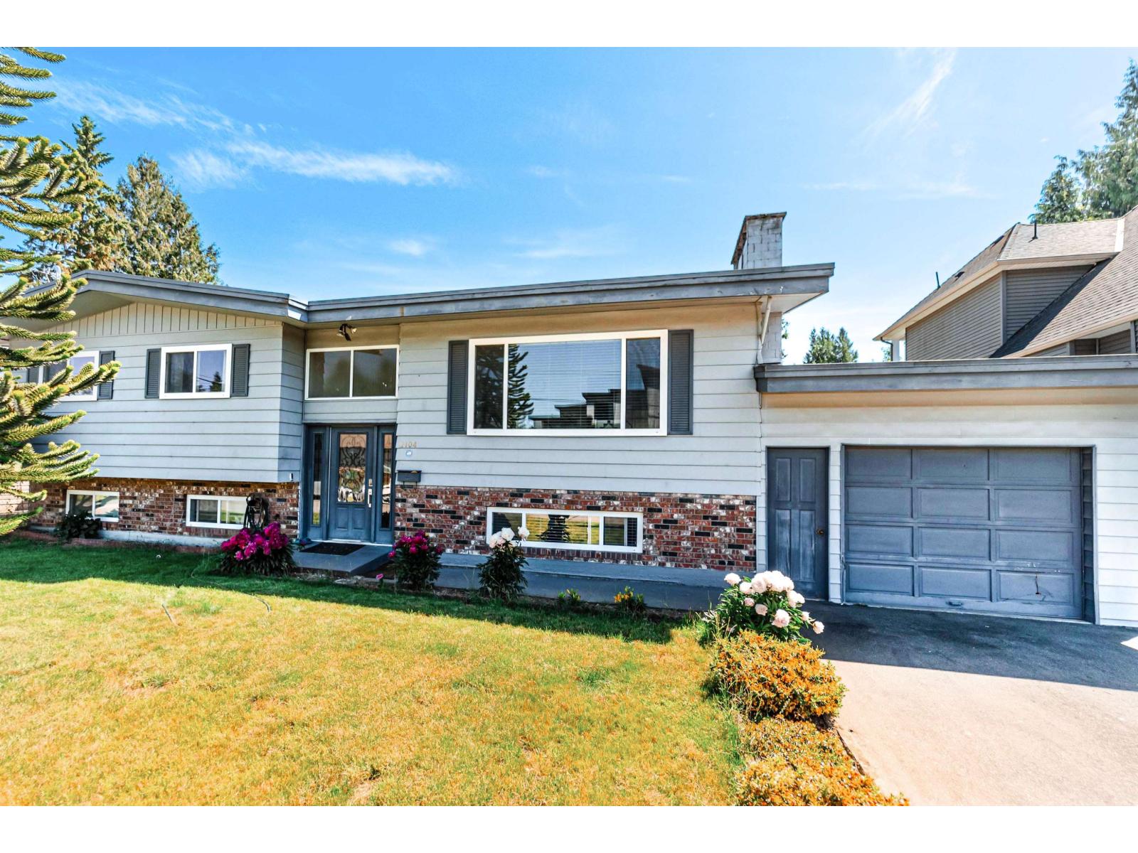 2104 Bakerview Street, Abbotsford, British Columbia  V2T 3B1 - Photo 5 - R3132070