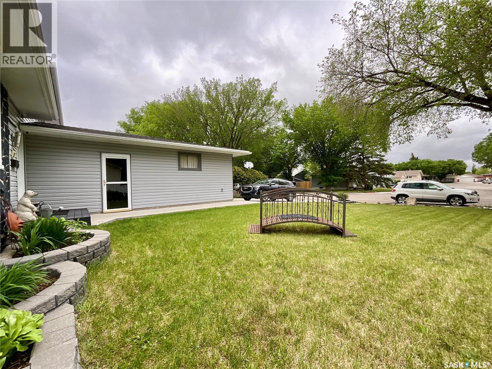 255 Litzenberger Crescent, Regina, Saskatchewan  S4R 7A2 - Photo 5 - SK038456