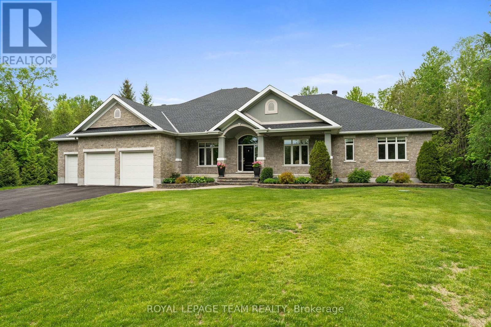 6152 Knights Drive, Ottawa, Ontario  K4M 0A2 - Photo 2 - X13249794