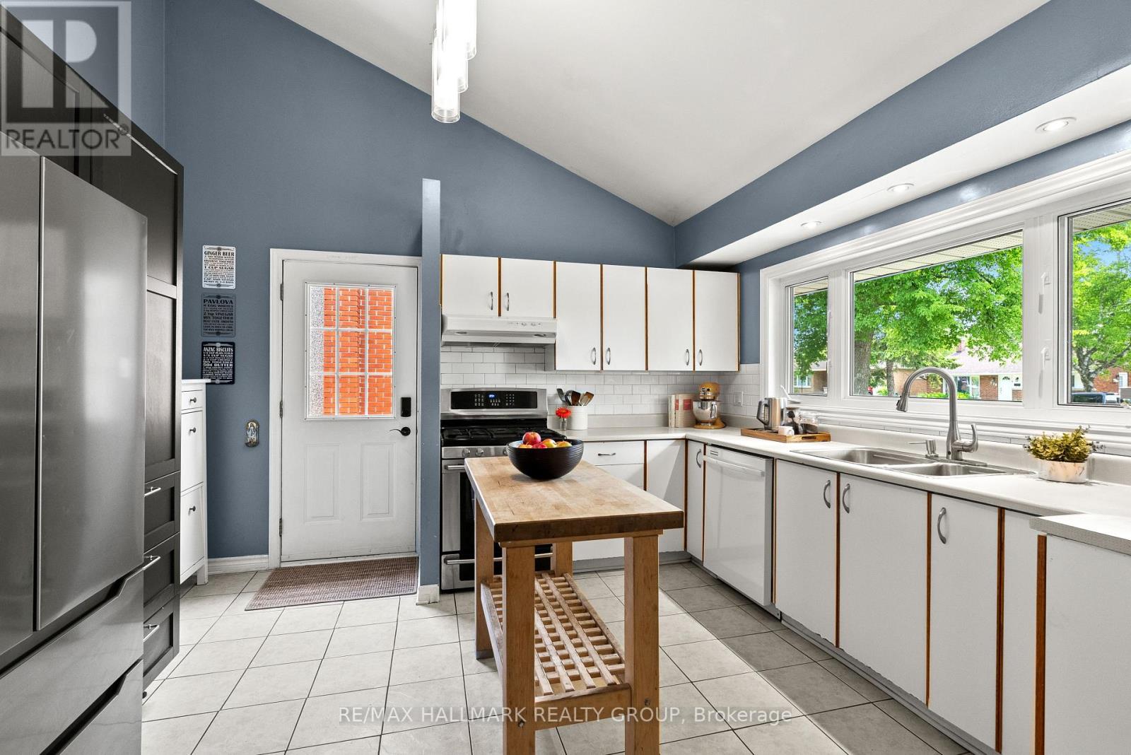 767 Adams Avenue, Ottawa, Ontario  K1G 2Y1 - Photo 4 - X13249884