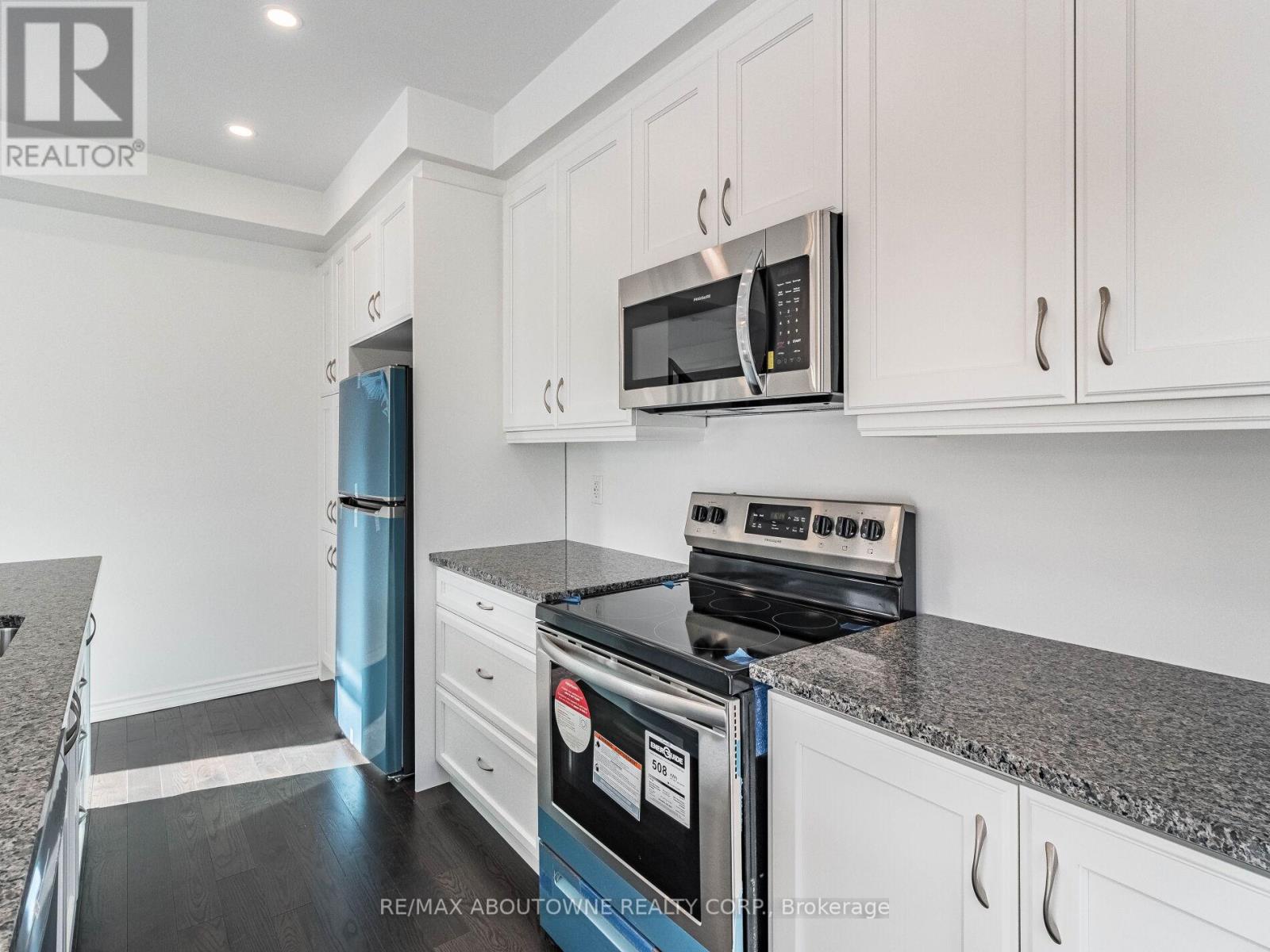 3001 Duggan Trail, Oakville, Ontario  L6H 7X1 - Photo 21 - W13249408