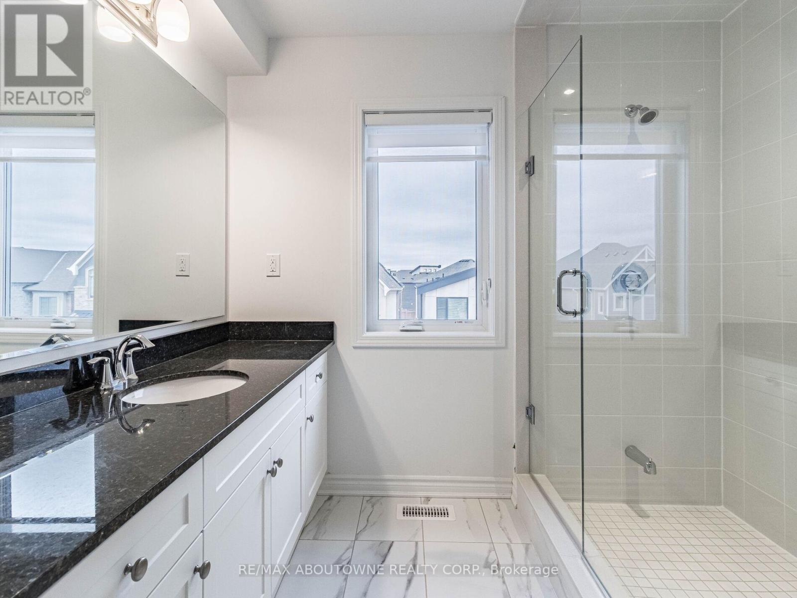 3001 Duggan Trail, Oakville, Ontario  L6H 7X1 - Photo 29 - W13249408