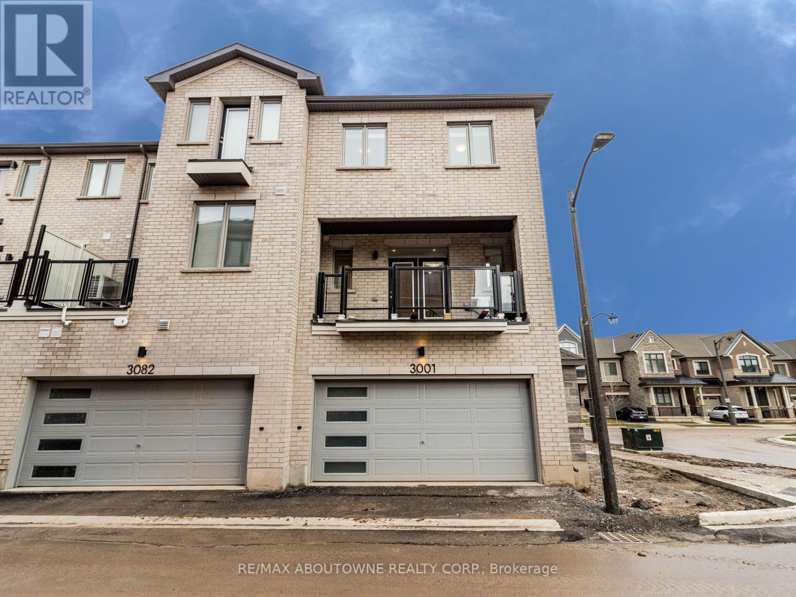 3001 Duggan Trail, Oakville, Ontario  L6H 7X1 - Photo 3 - W13249408