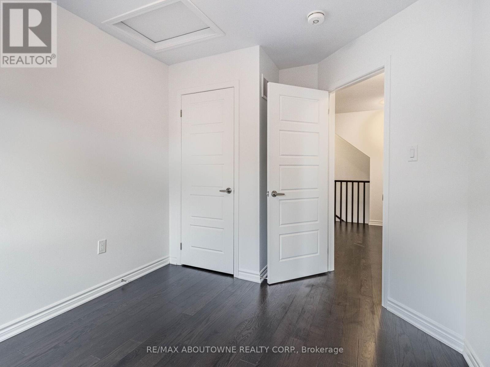 3001 Duggan Trail, Oakville, Ontario  L6H 7X1 - Photo 32 - W13249408