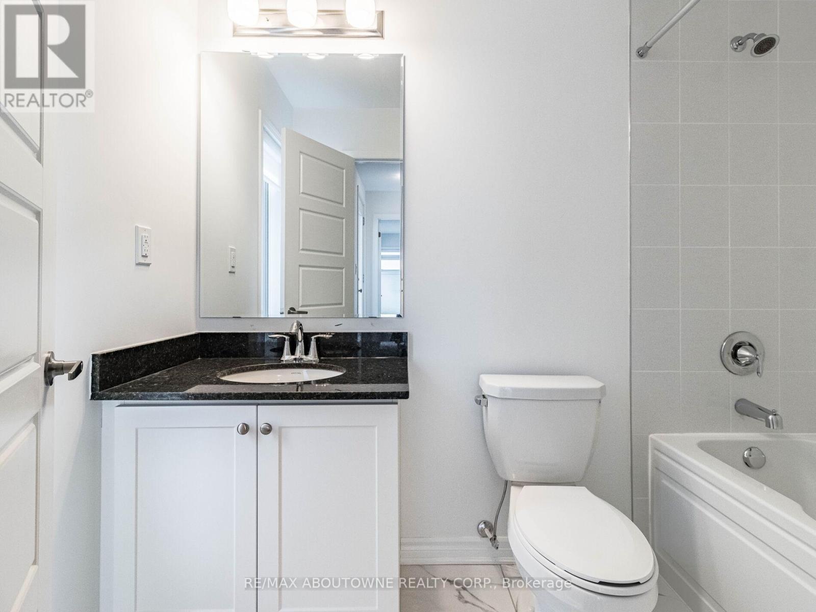 3001 Duggan Trail, Oakville, Ontario  L6H 7X1 - Photo 35 - W13249408