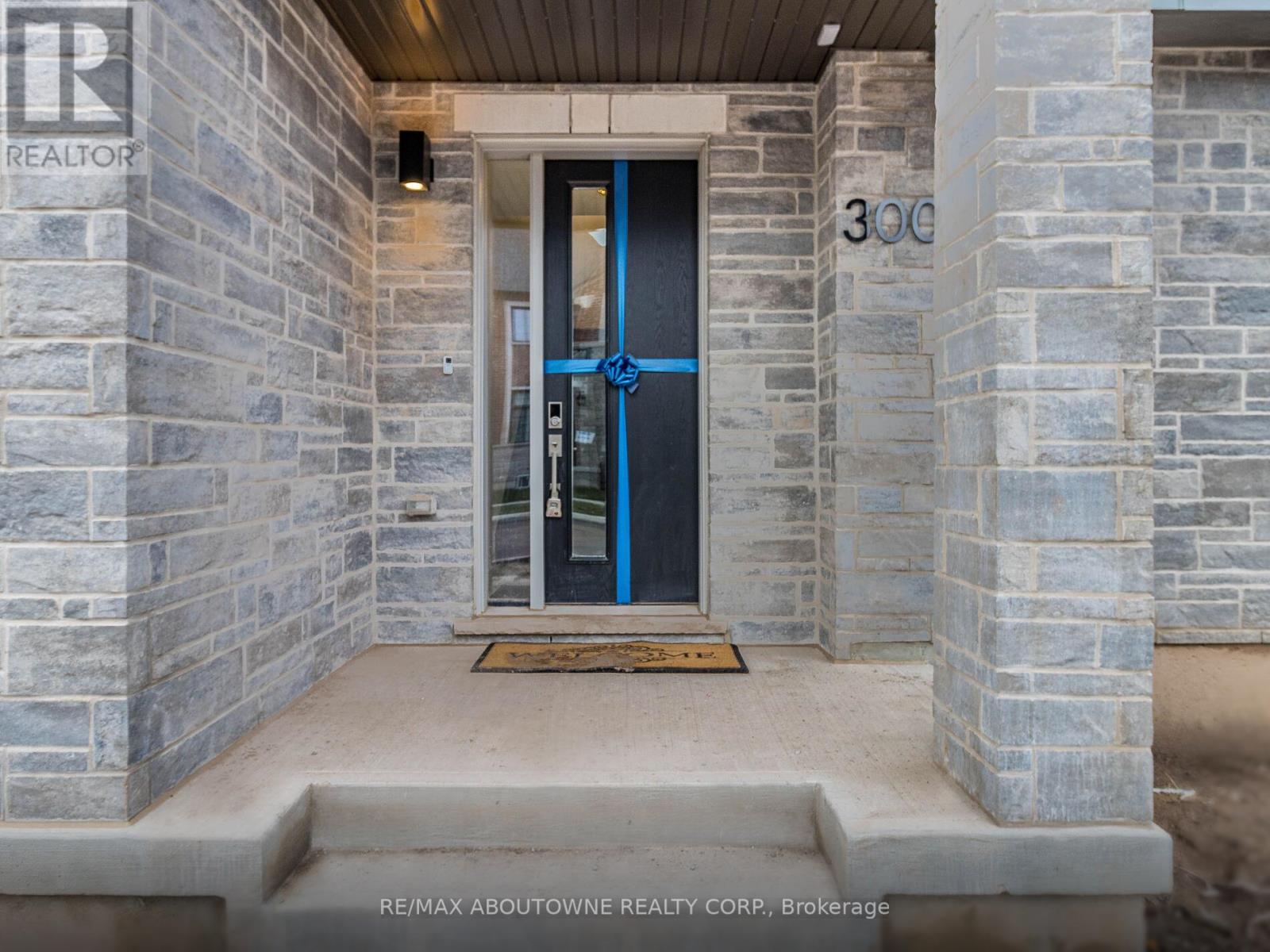 3001 Duggan Trail, Oakville, Ontario  L6H 7X1 - Photo 4 - W13249408