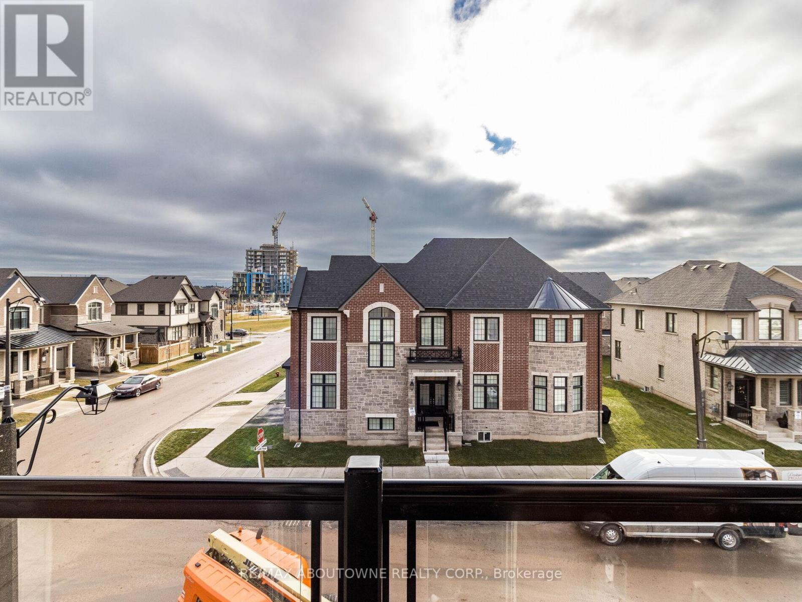 3001 Duggan Trail, Oakville, Ontario  L6H 7X1 - Photo 40 - W13249408
