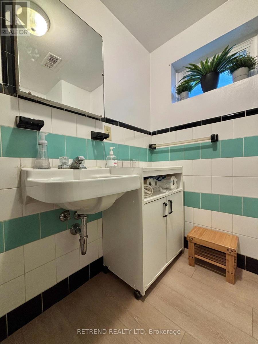 Lower - 260 Ranee Avenue, Toronto, Ontario  M6A 1N6 - Photo 29 - W13249522