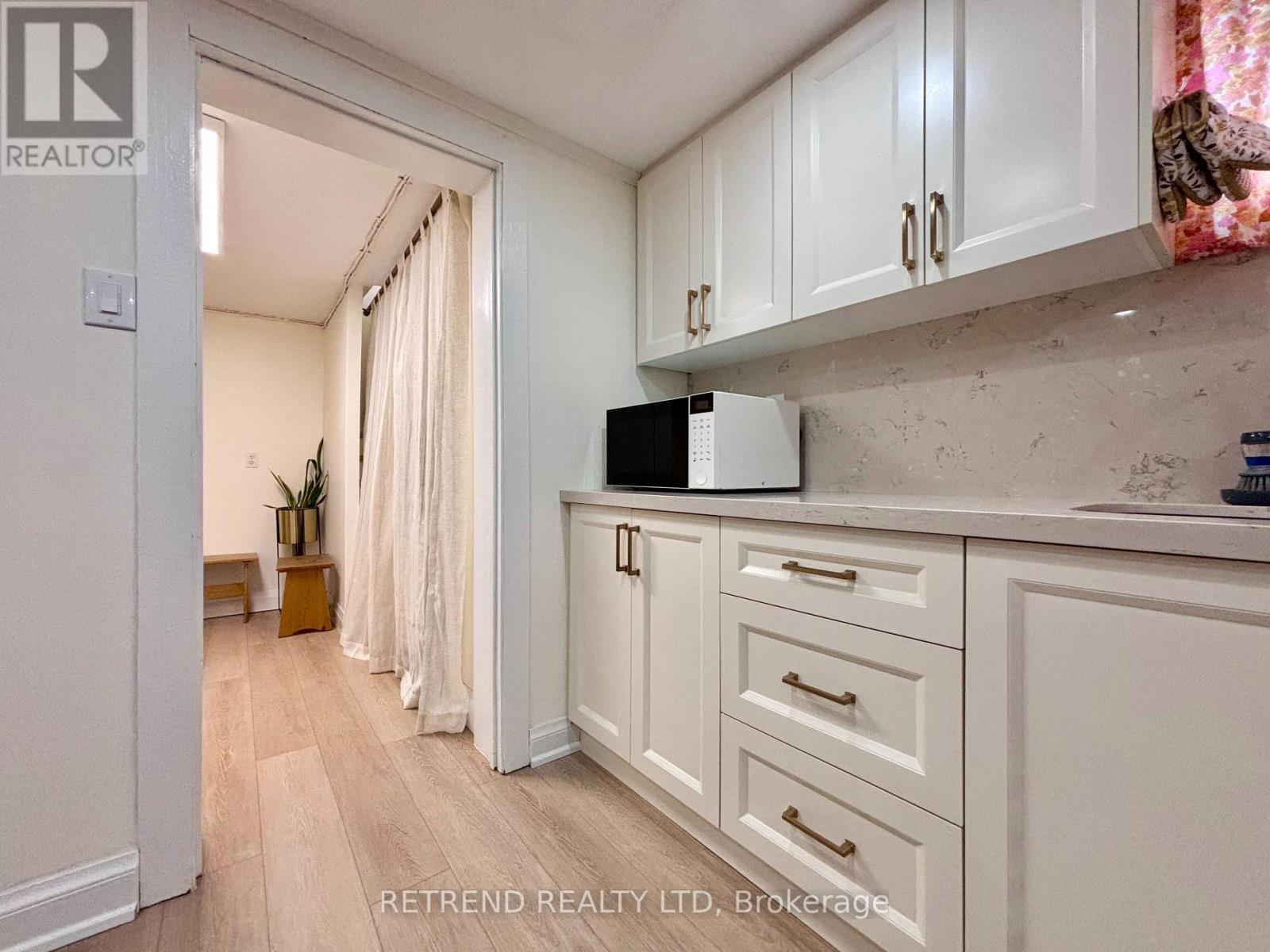 Lower - 260 Ranee Avenue, Toronto, Ontario  M6A 1N6 - Photo 4 - W13249522