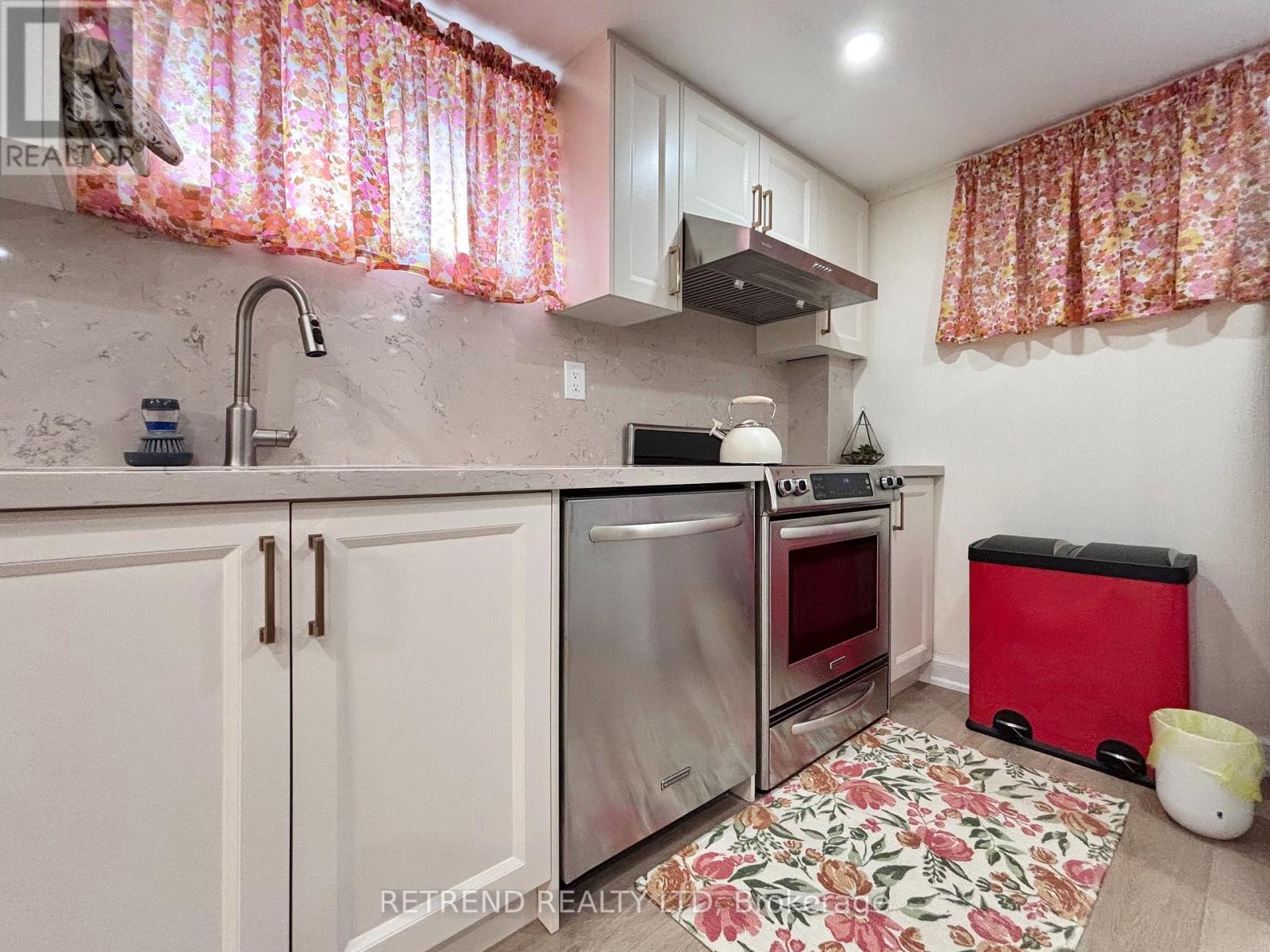 Lower - 260 Ranee Avenue, Toronto, Ontario  M6A 1N6 - Photo 6 - W13249522