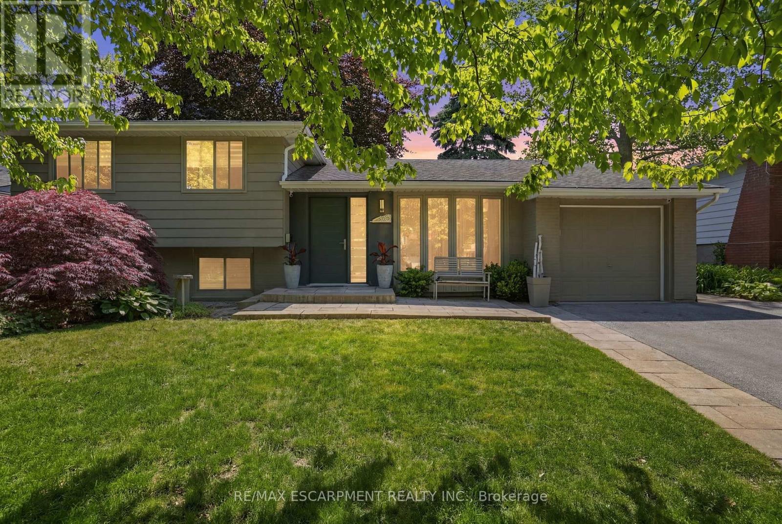 570 Rosedale Crescent, Burlington, Ontario  L7N 2T1 - Photo 1 - W13249660