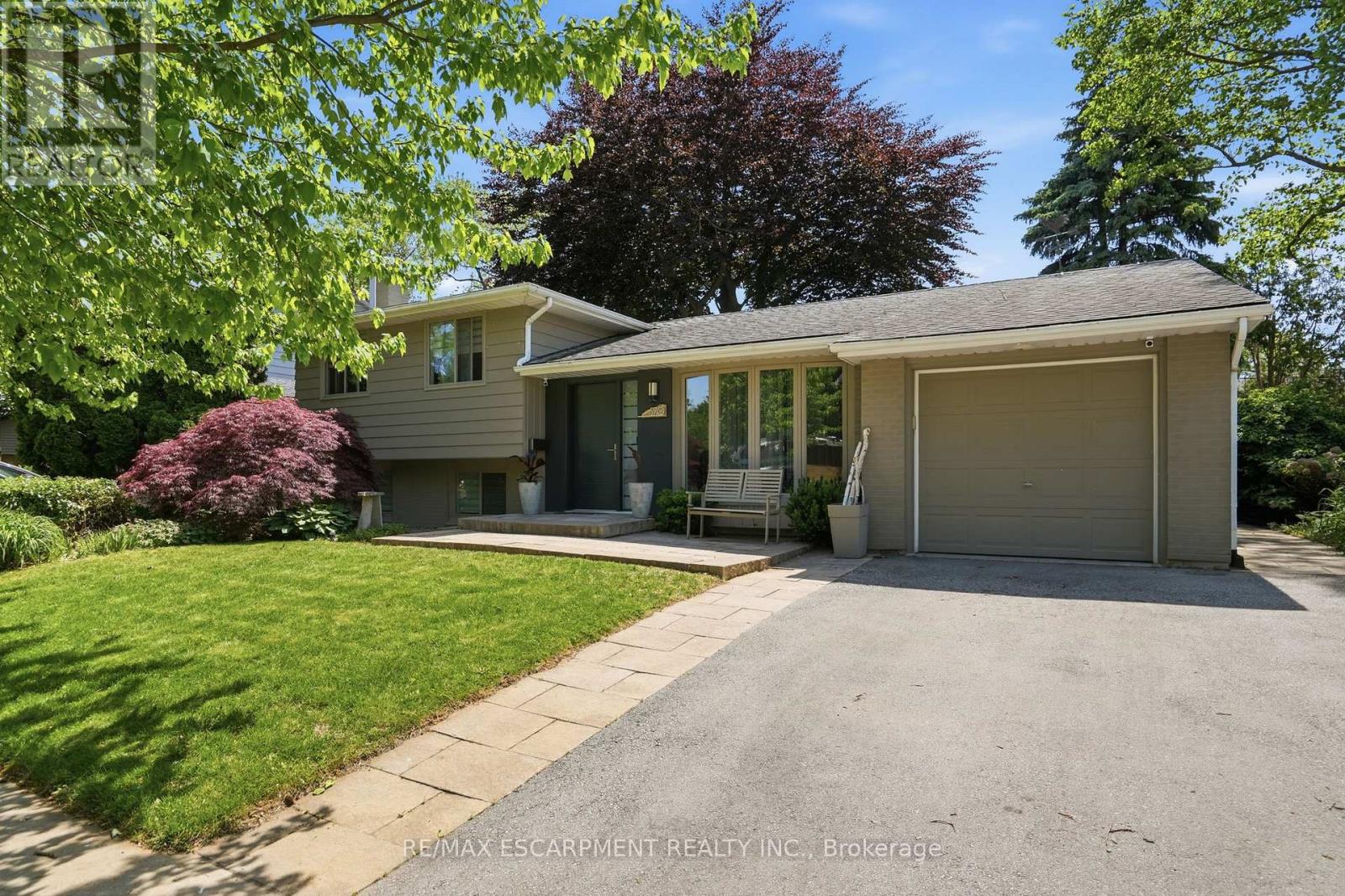 570 Rosedale Crescent, Burlington, Ontario  L7N 2T1 - Photo 3 - W13249660