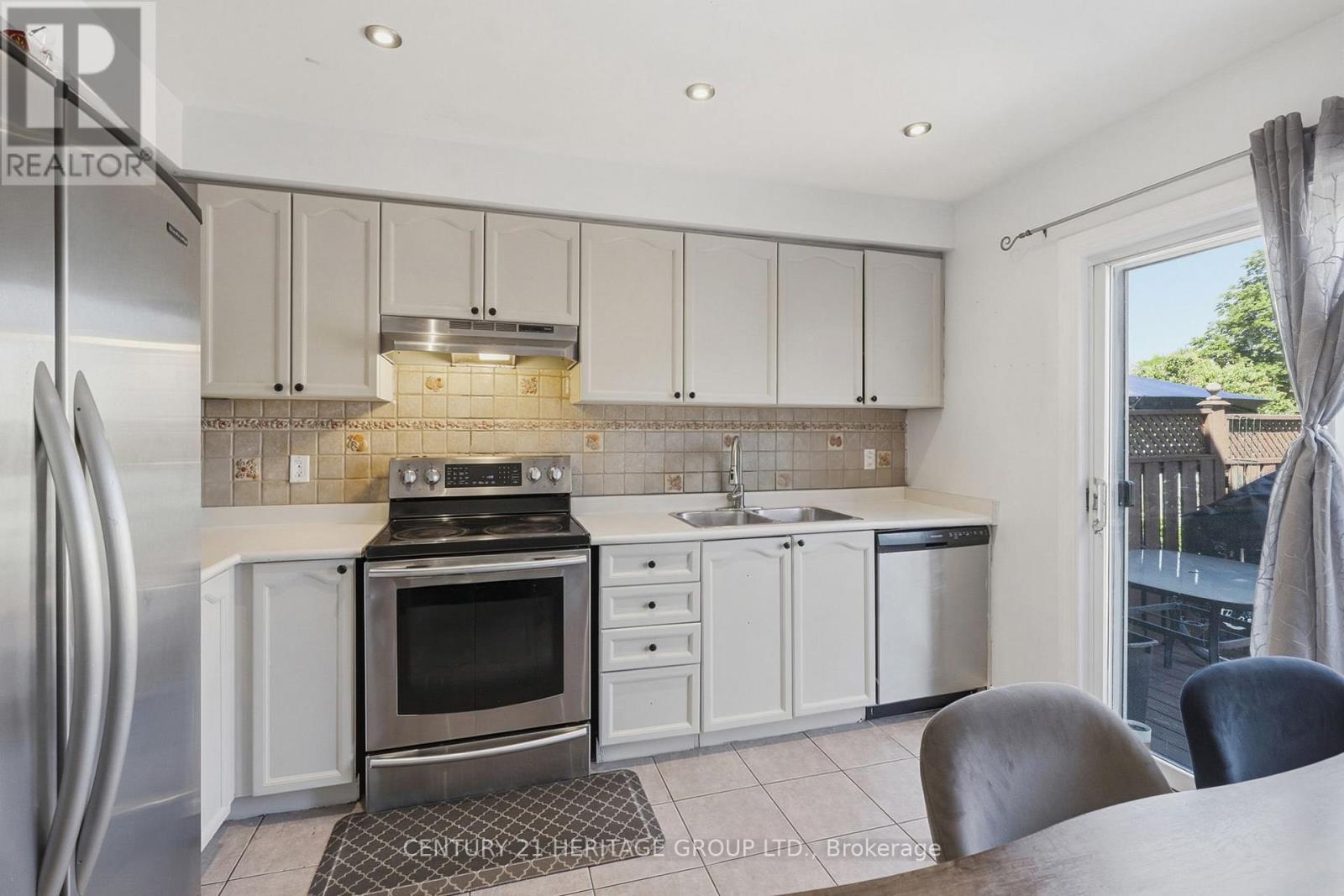 8 Caruso Drive, Brampton, Ontario  L6Y 5B1 - Photo 7 - W13249676