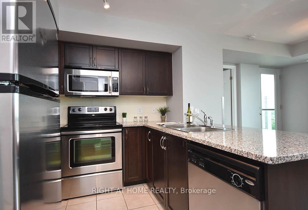 2301 - 208 Enfield Place, Mississauga, Ontario  L5B 0B8 - Photo 8 - W13249690