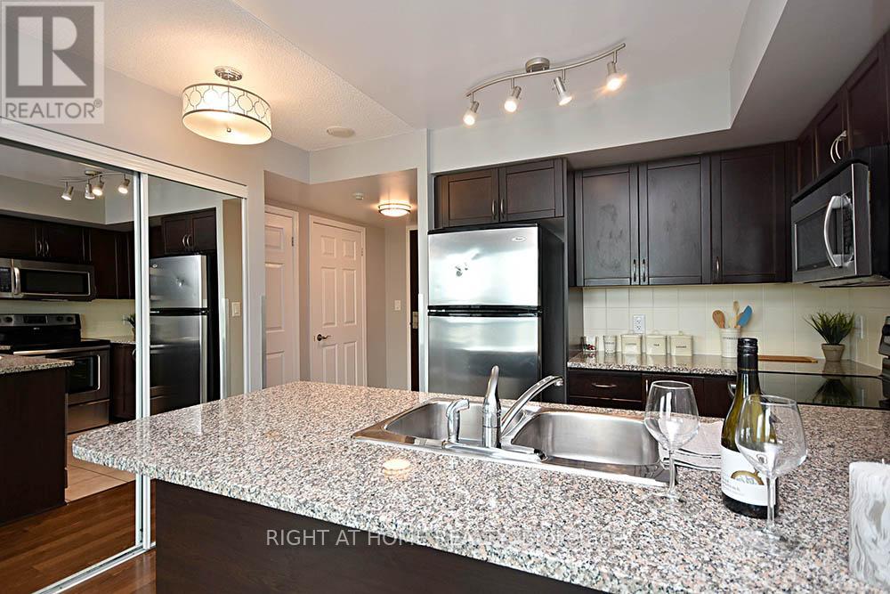 2301 - 208 Enfield Place, Mississauga, Ontario  L5B 0B8 - Photo 9 - W13249690