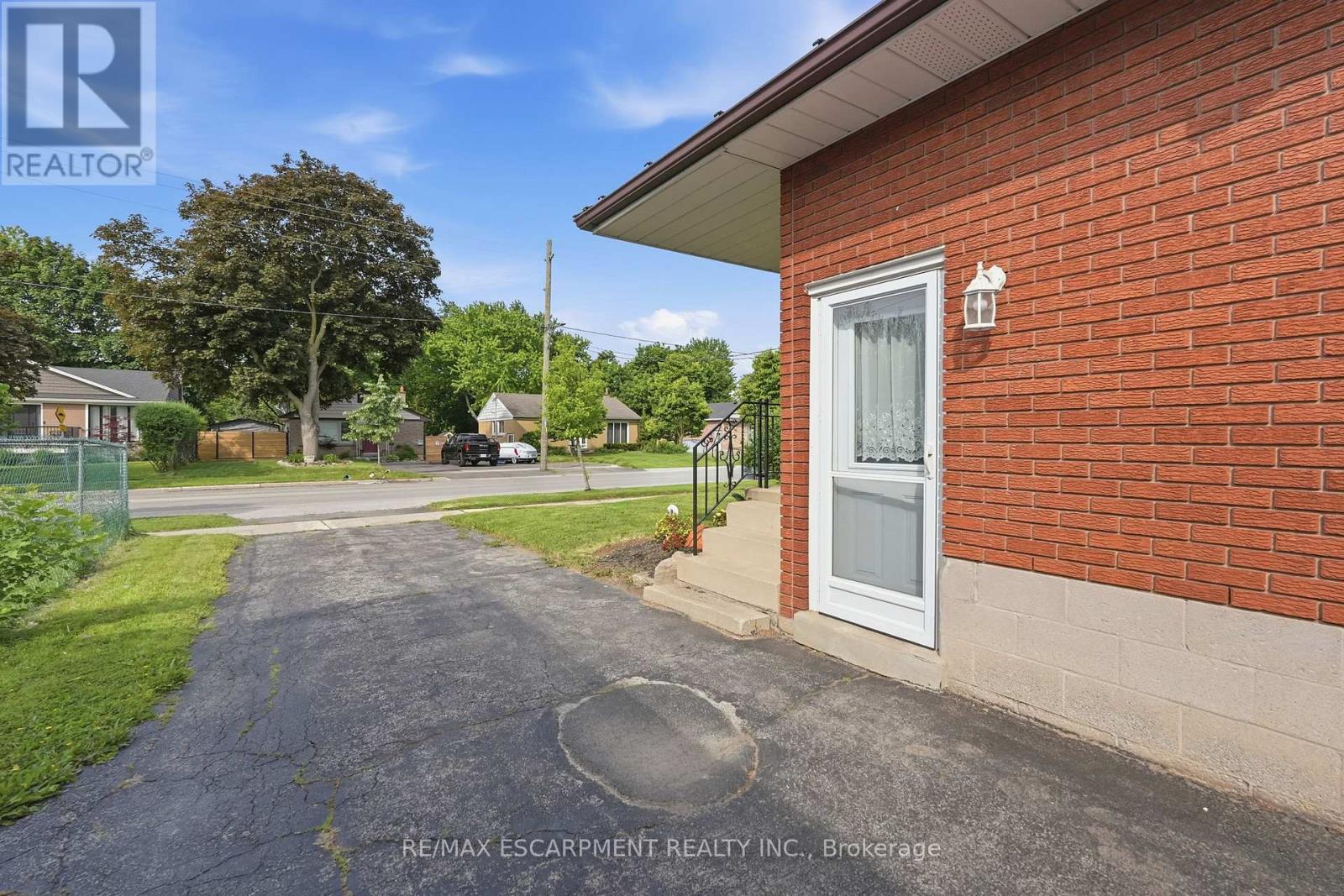 1347 Fisher Avenue, Burlington, Ontario  L7P 2L7 - Photo 34 - W13249692