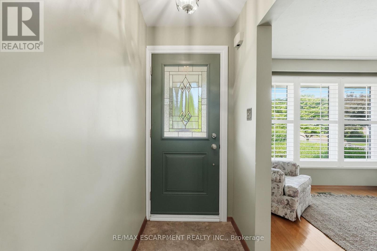1347 Fisher Avenue, Burlington, Ontario  L7P 2L7 - Photo 4 - W13249692