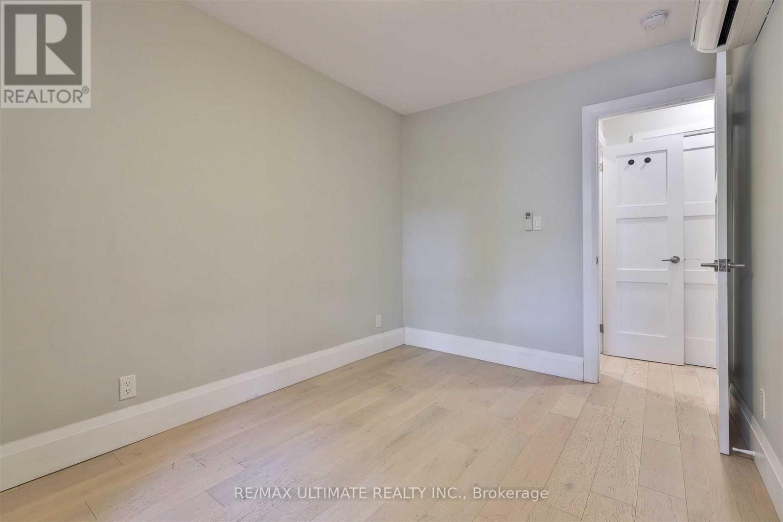 Main - 8 Grafton Avenue, Toronto, Ontario  M6R 1C4 - Photo 12 - W13249696