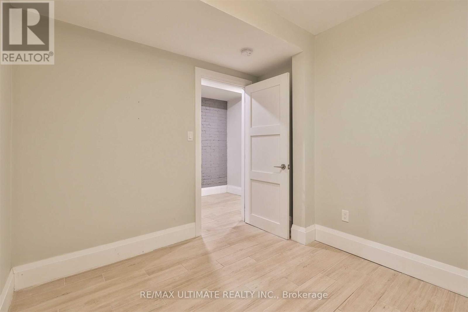 Main - 8 Grafton Avenue, Toronto, Ontario  M6R 1C4 - Photo 16 - W13249696