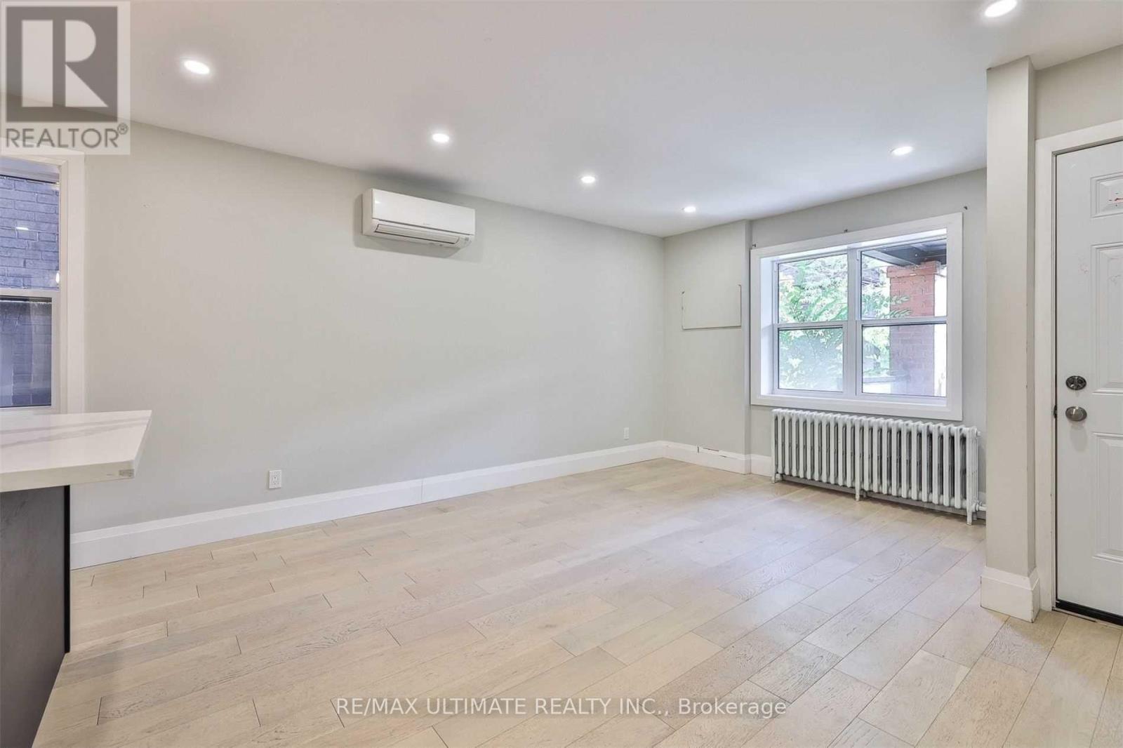 Main - 8 Grafton Avenue, Toronto, Ontario  M6R 1C4 - Photo 7 - W13249696