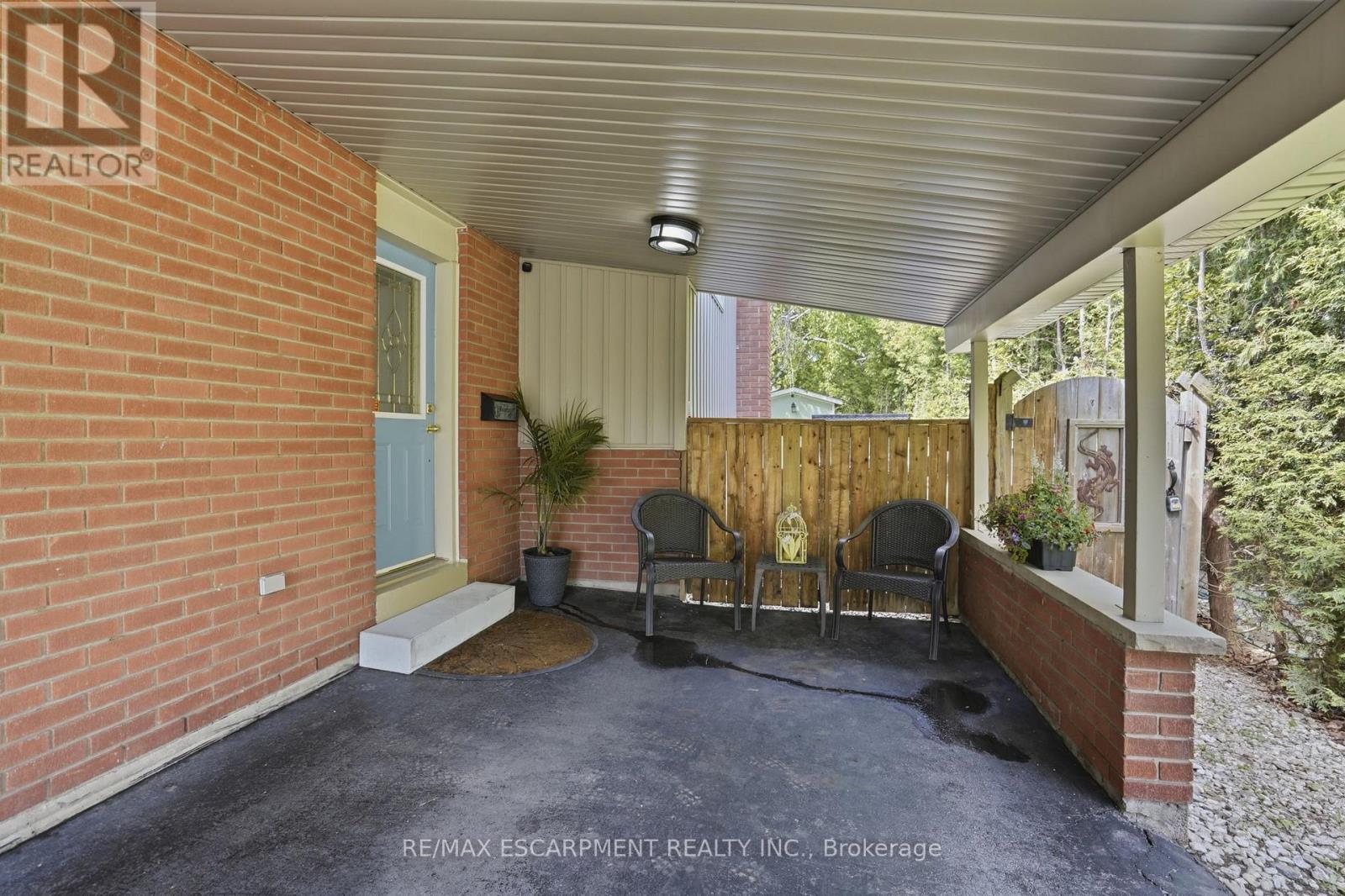 345 Erindale Drive, Burlington, Ontario  L7L 4T3 - Photo 5 - W13249718