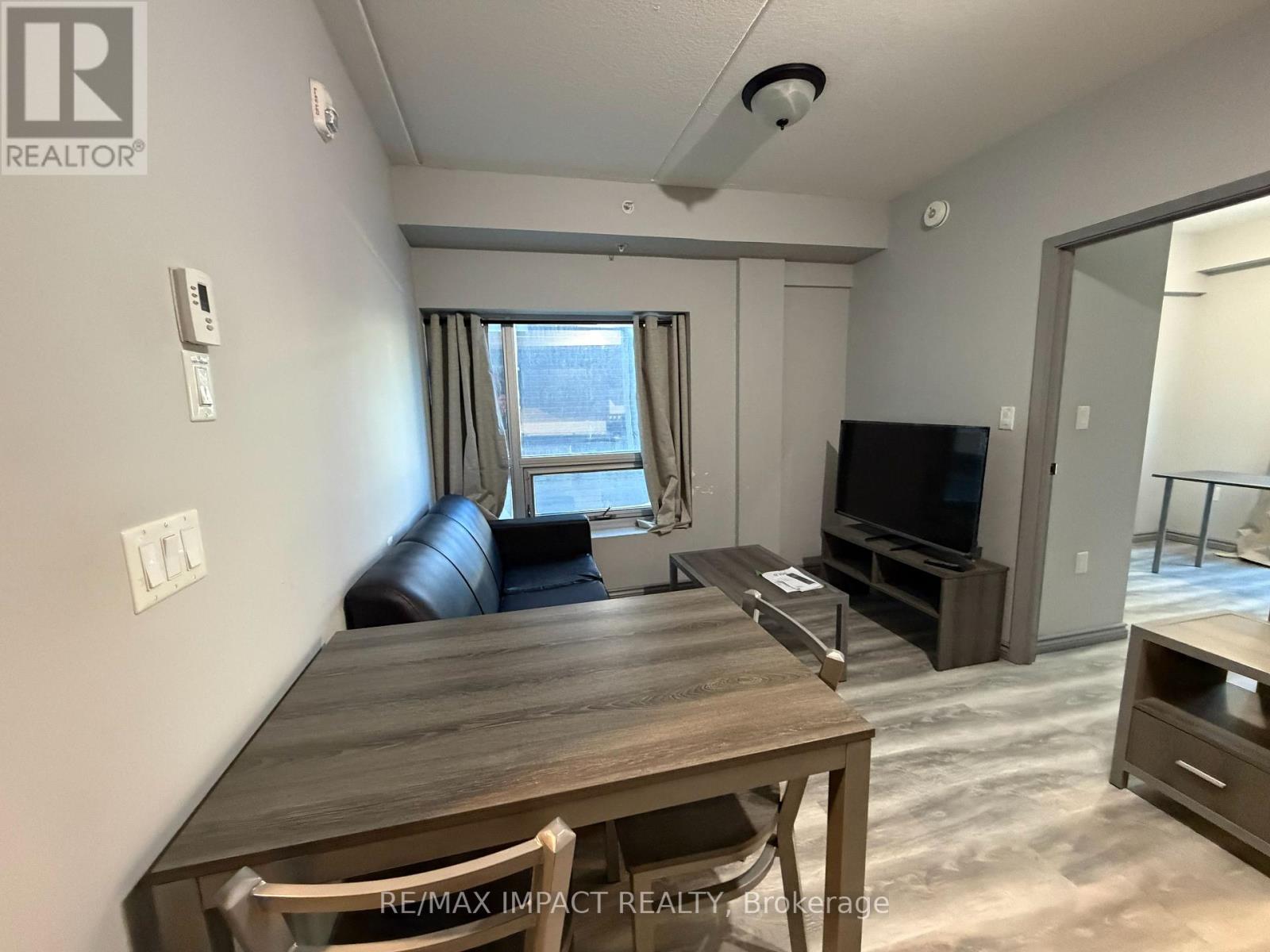 B04 - 275 Larch Street, Waterloo, Ontario  N2L 3R2 - Photo 5 - X13249444