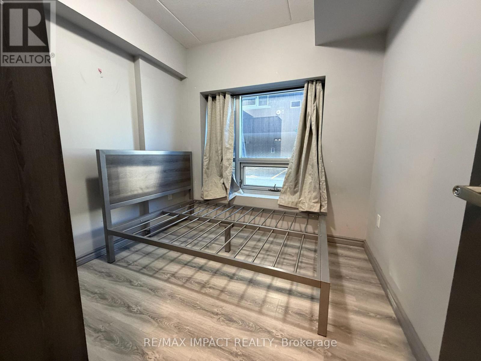 B04 - 275 Larch Street, Waterloo, Ontario  N2L 3R2 - Photo 9 - X13249444