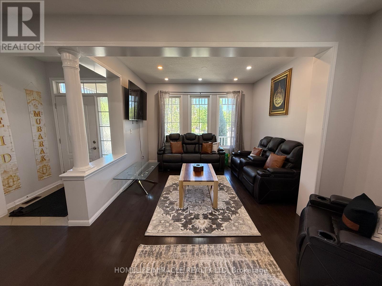 23 Dalton Drive, Cambridge, Ontario  N3C 0E7 - Photo 2 - X13249516