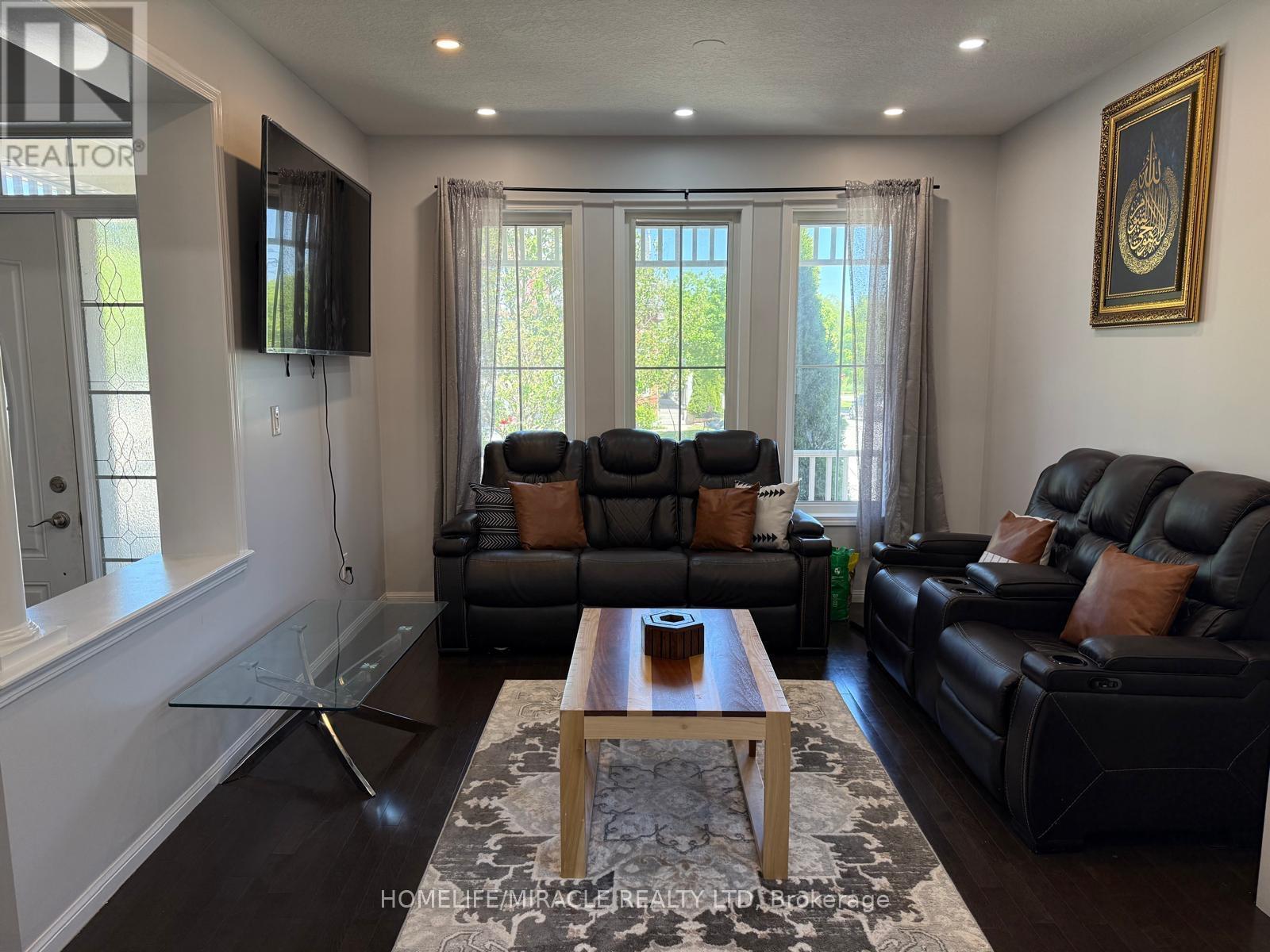 23 Dalton Drive, Cambridge, Ontario  N3C 0E7 - Photo 3 - X13249516