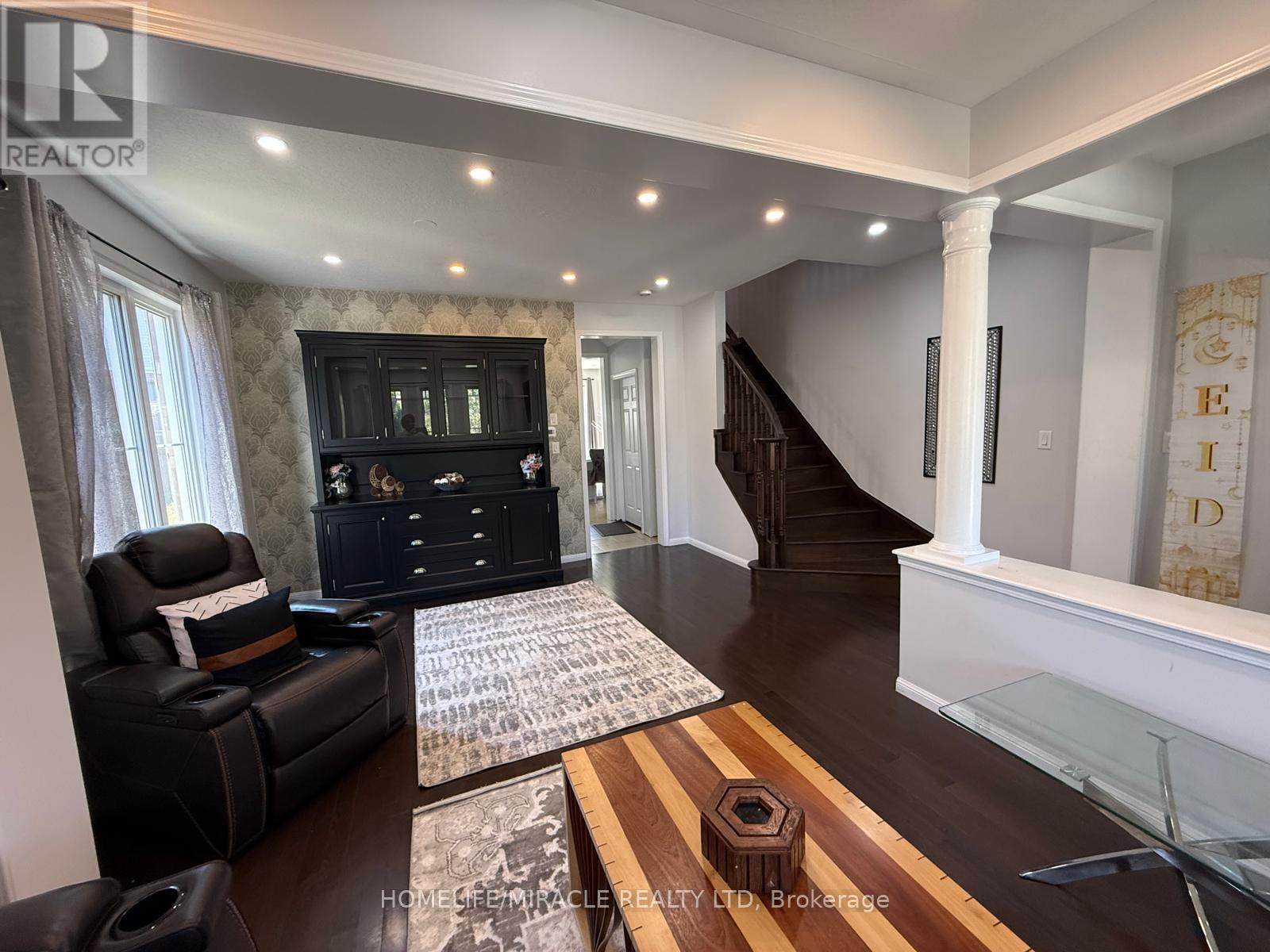 23 Dalton Drive, Cambridge, Ontario  N3C 0E7 - Photo 4 - X13249516