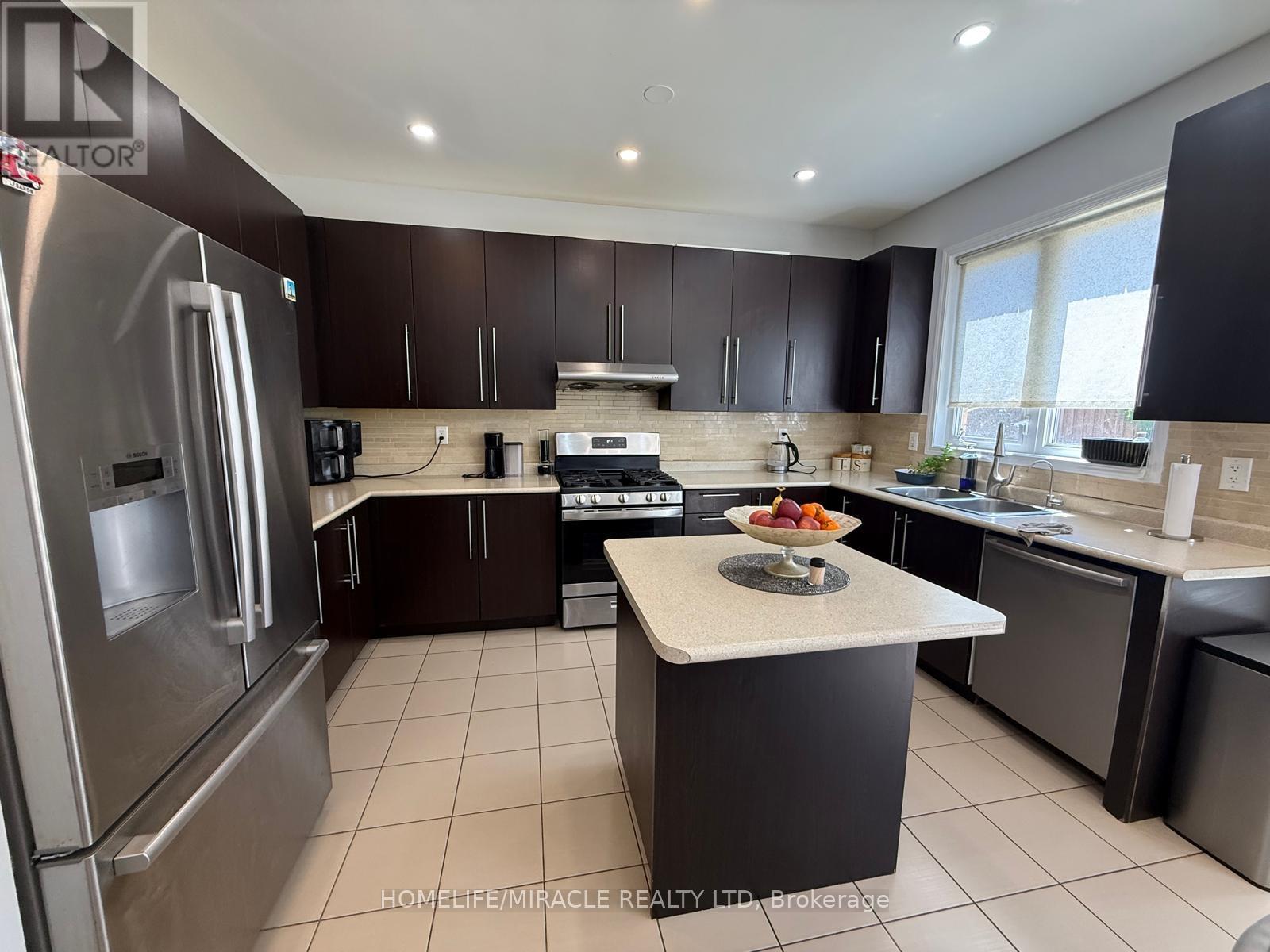 23 Dalton Drive, Cambridge, Ontario  N3C 0E7 - Photo 6 - X13249516
