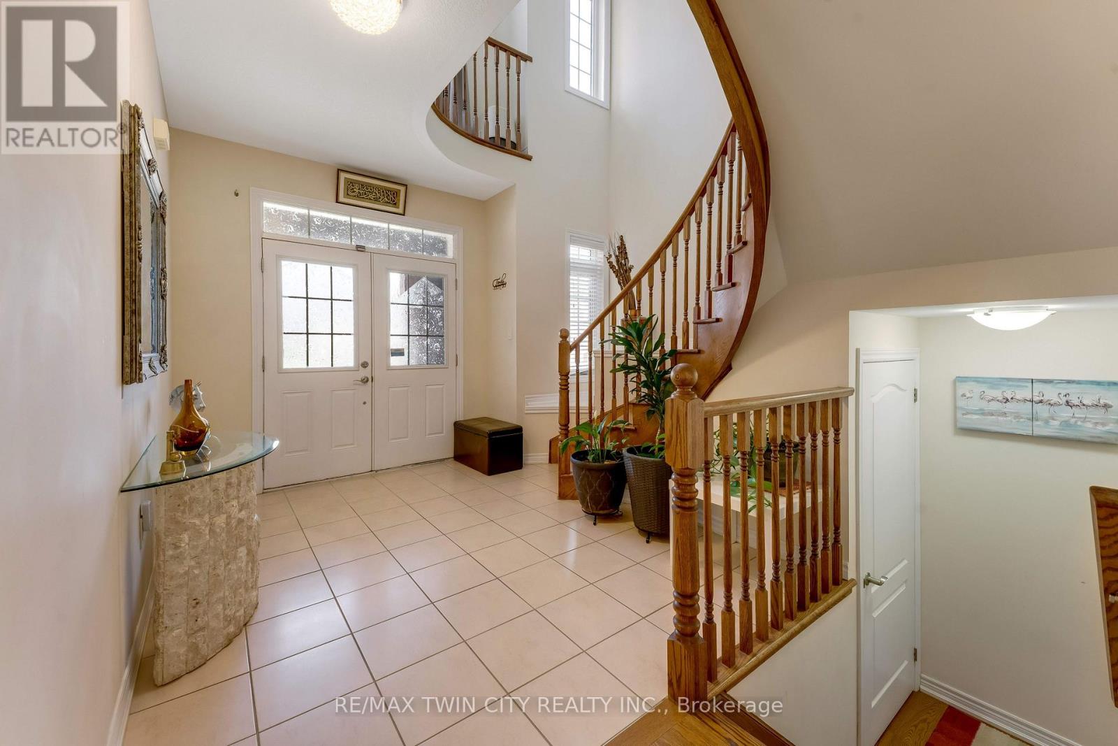 667 Linden Drive, Cambridge, Ontario  N3H 0B6 - Photo 4 - X13249626