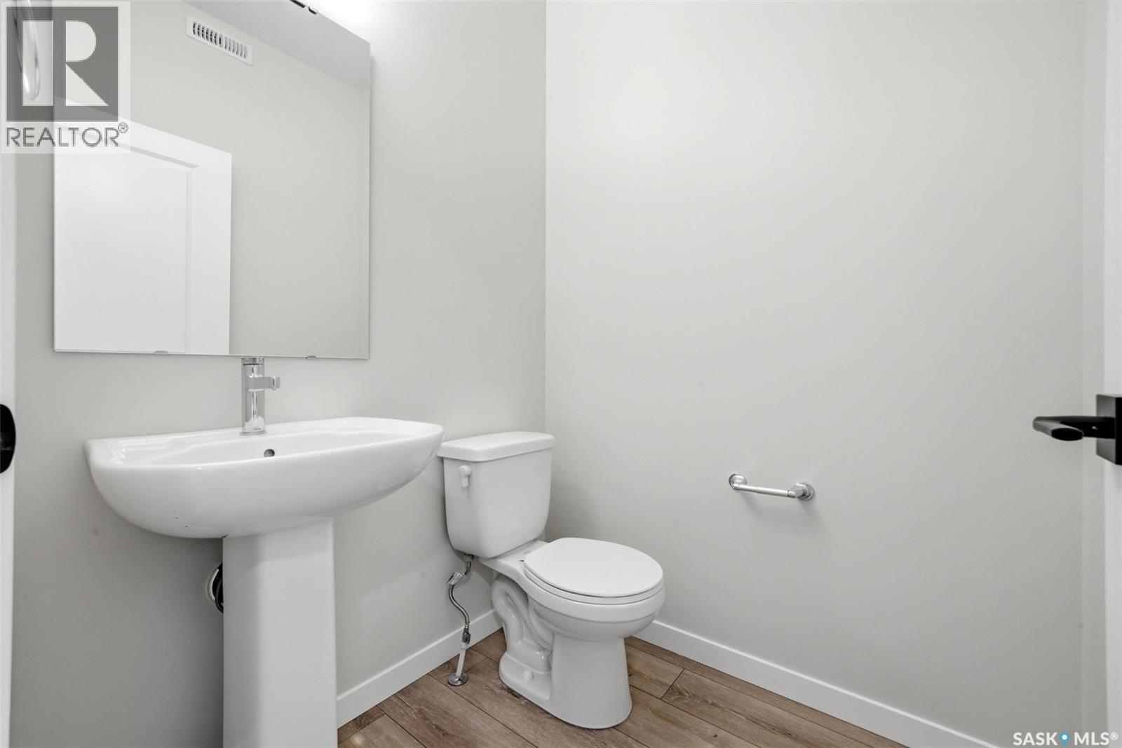 3252 Favel Drive, Regina, Saskatchewan  S4V 4B3 - Photo 15 - SK028461