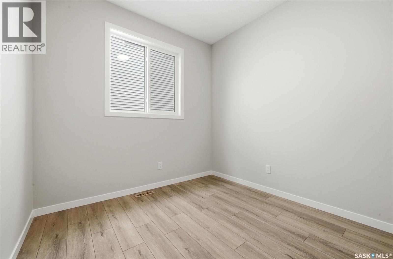 3252 Favel Drive, Regina, Saskatchewan  S4V 4B3 - Photo 17 - SK028461