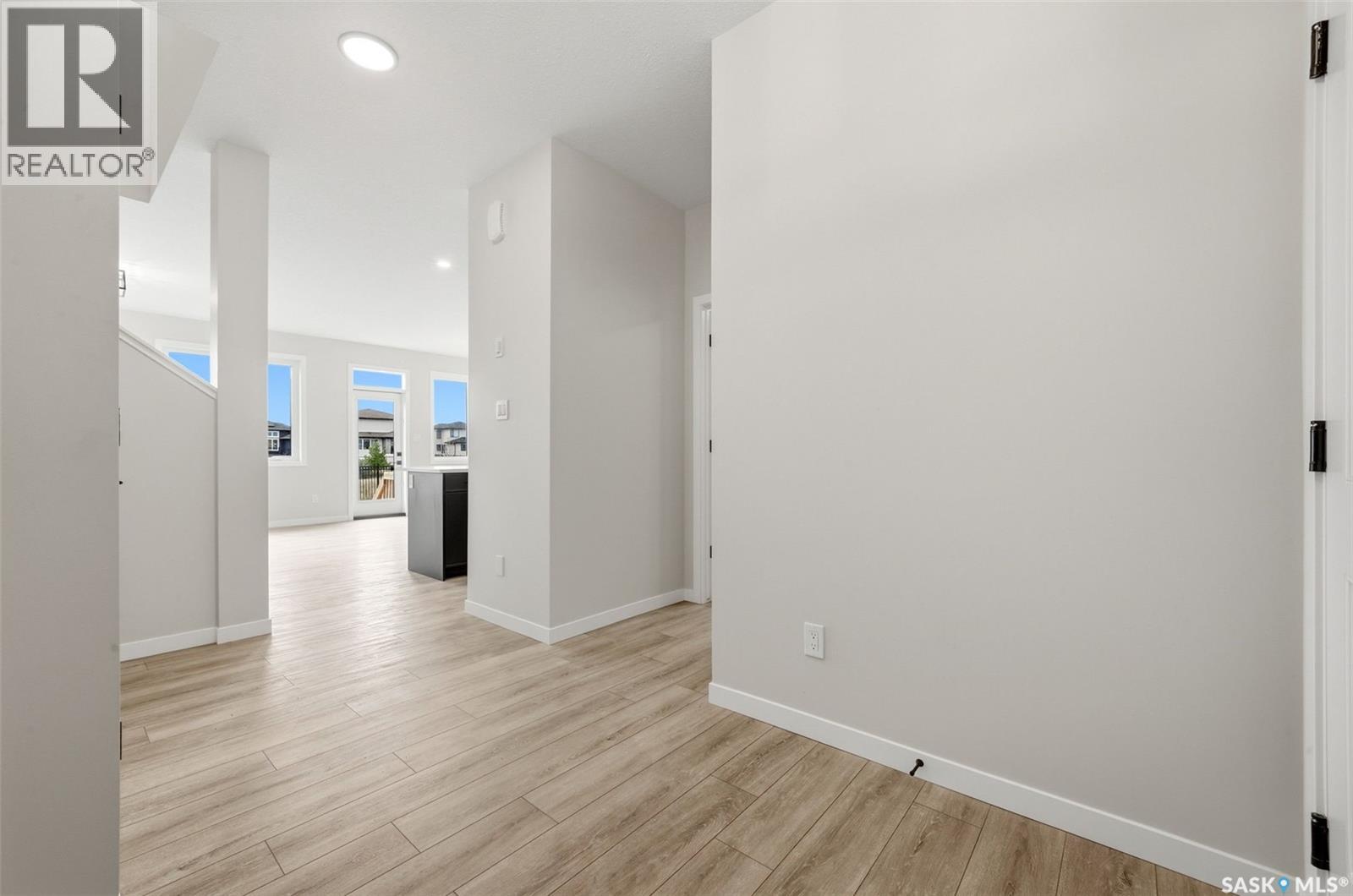 3252 Favel Drive, Regina, Saskatchewan  S4V 4B3 - Photo 3 - SK028461