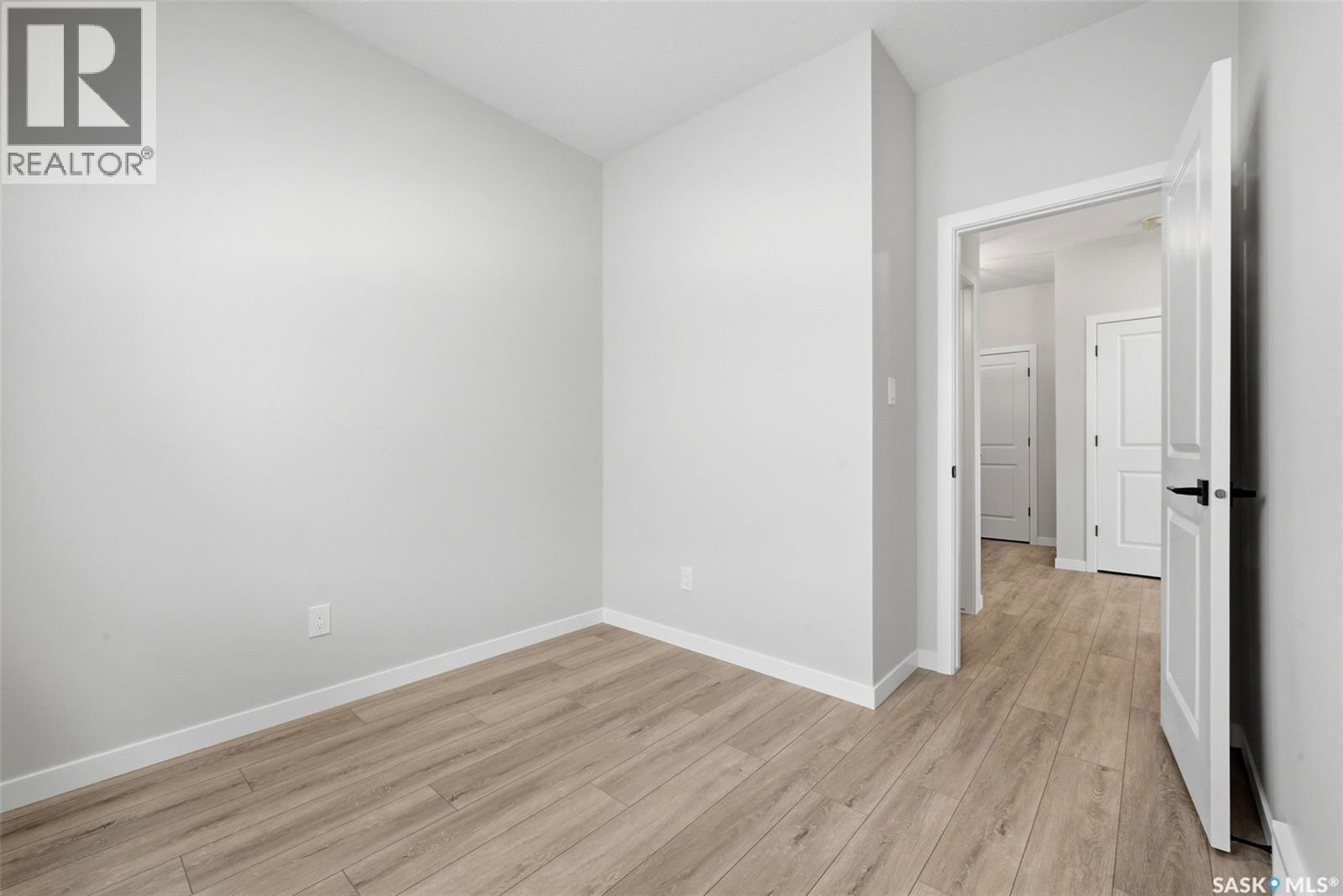 3252 Favel Drive, Regina, Saskatchewan  S4V 4B3 - Photo 16 - SK028461