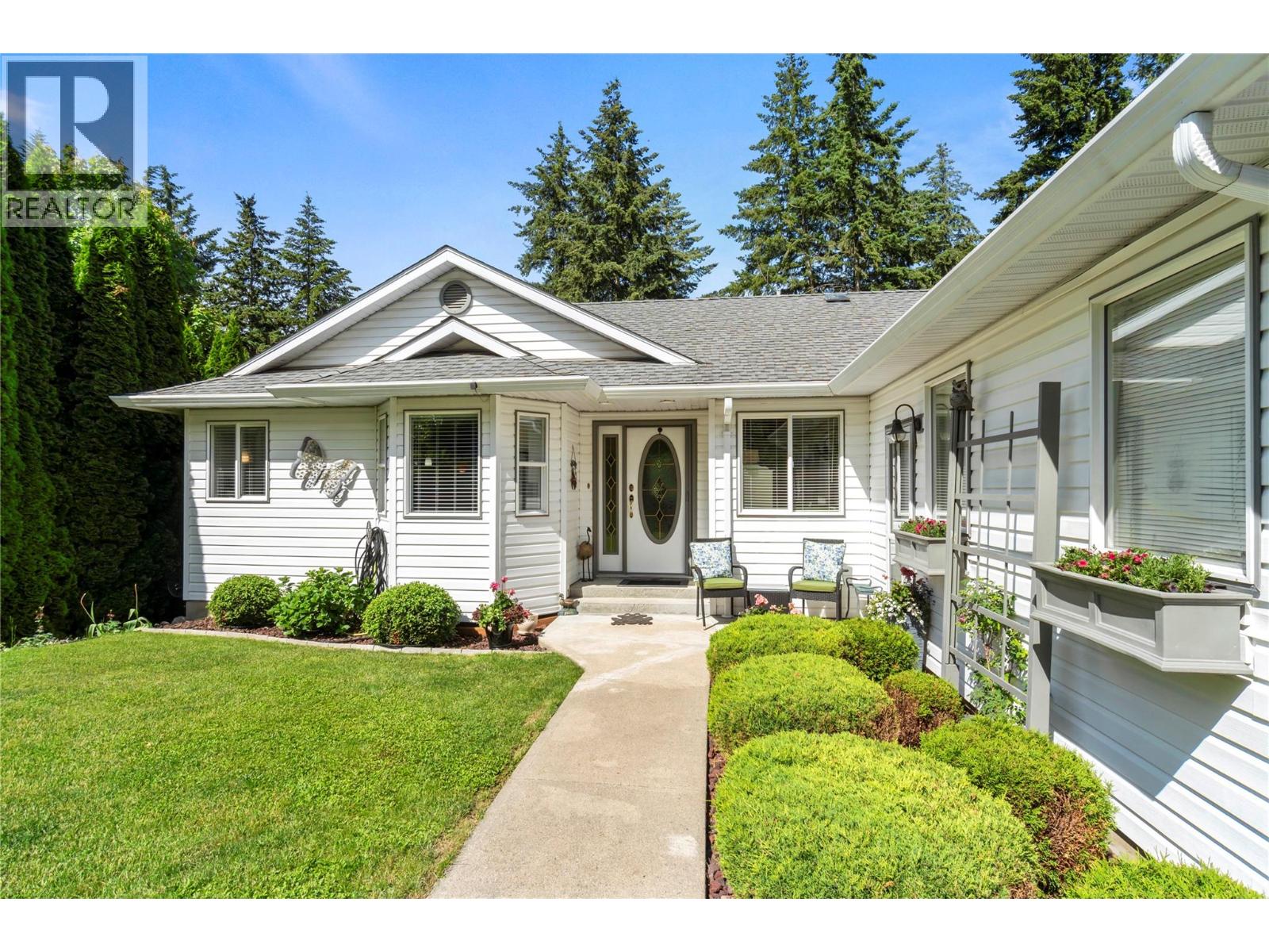2215 Lakeview Drive, Blind Bay, British Columbia  V0E 2W2 - Photo 2 - 10390274