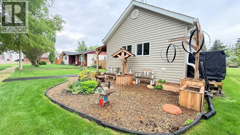 106 1 Street W, Lashburn, Saskatchewan  S0M 1H0 - Photo 3 - A2316957