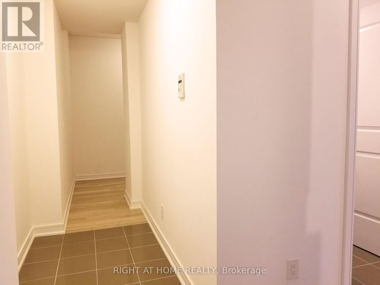 NW-212 - 9201 Yonge Street, Richmond Hill, Ontario  L4C 1H9 - Photo 7 - N13249608
