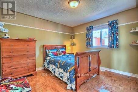 71 Gail Parks Crescent, Newmarket, Ontario  L3X 3B9 - Photo 7 - N13249904