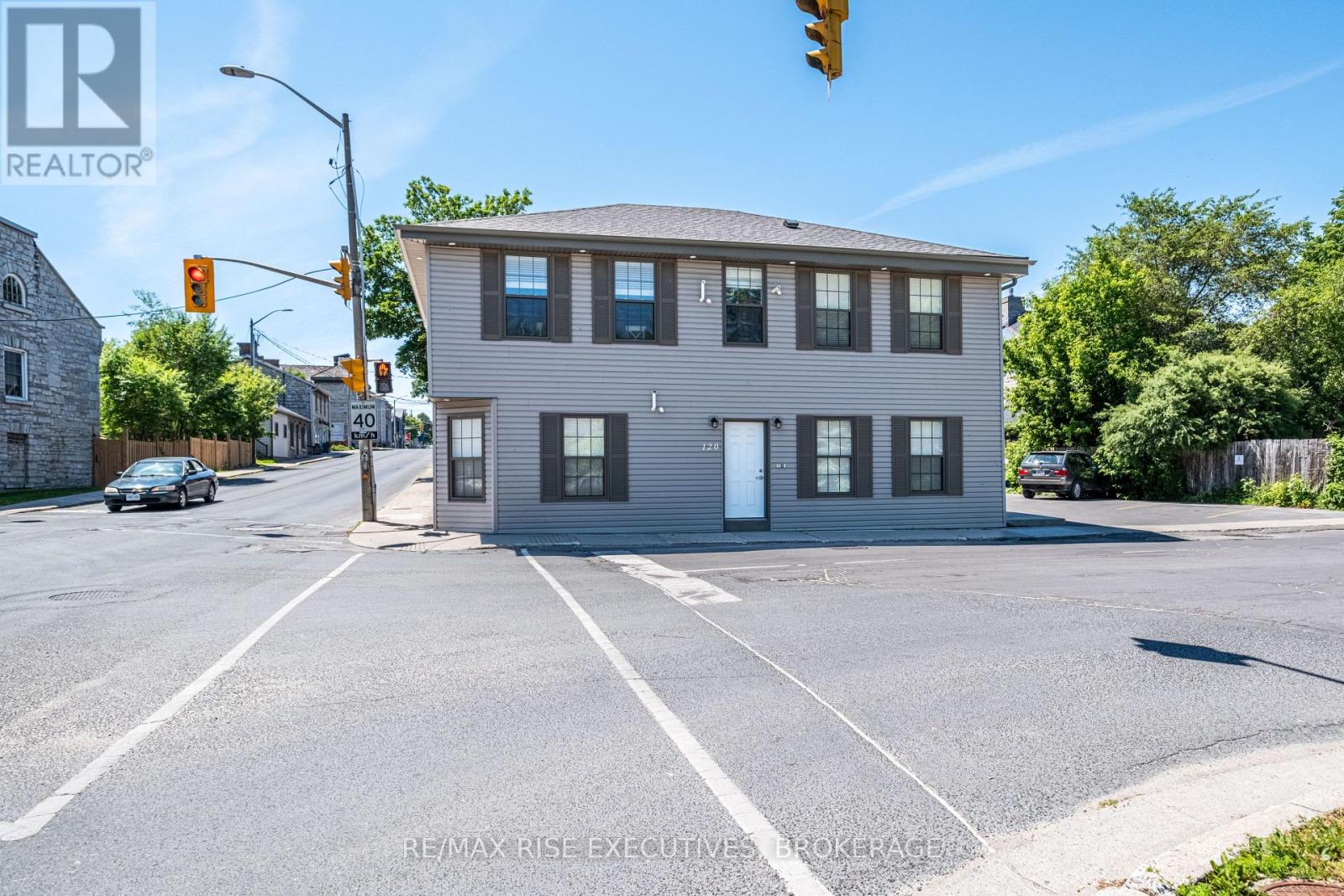 120 Yonge Street, Kingston, Ontario  K7M 1E0 - Photo 2 - X13250158