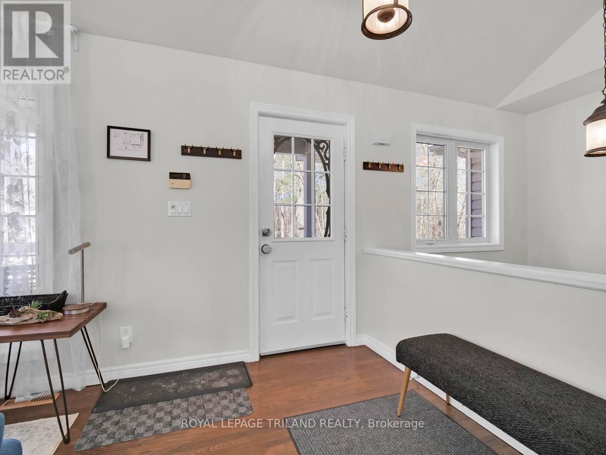 9945 Riverview Road, Lambton Shores, Ontario  N0M 1T0 - Photo 4 - X13249986