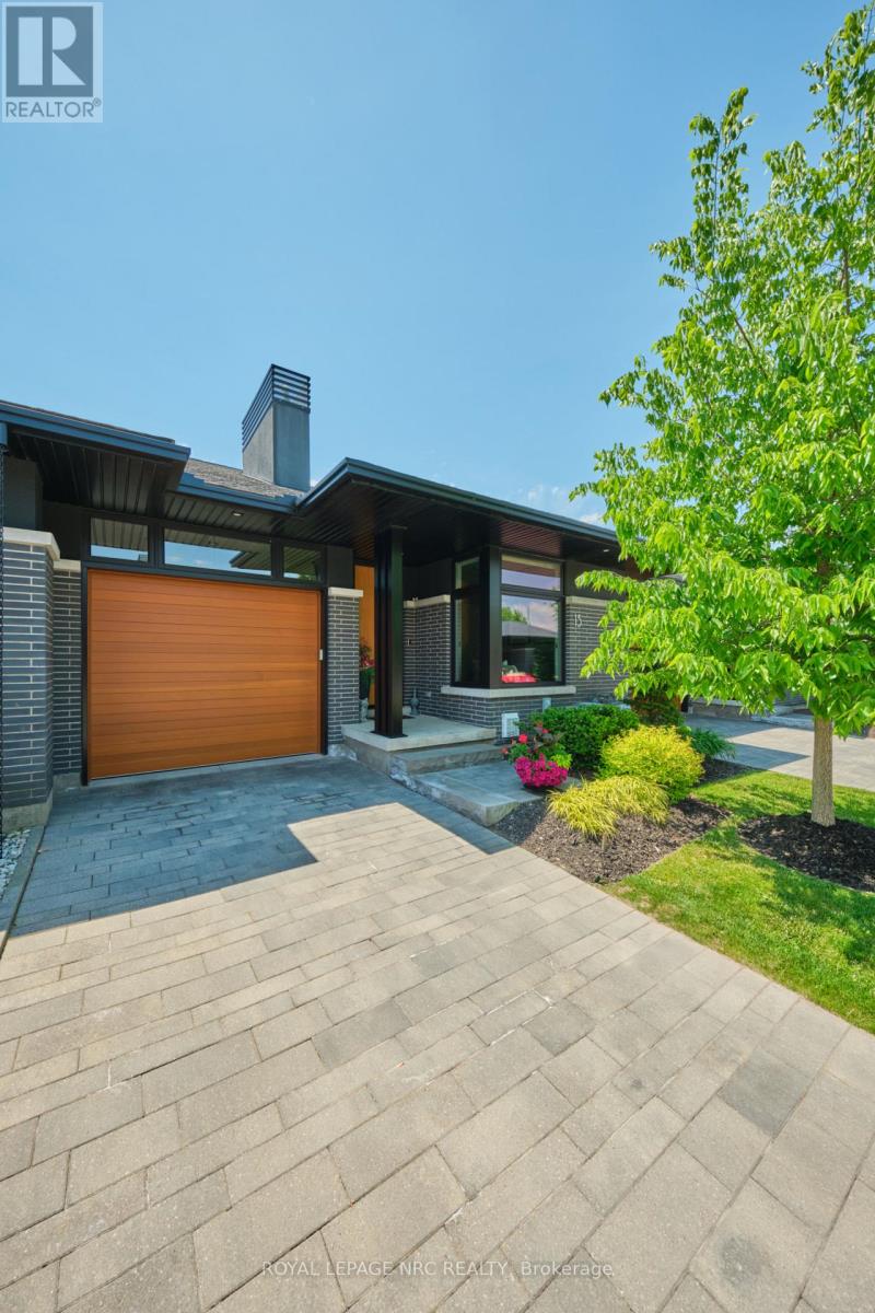 15 Taliesin Trail, Welland, Ontario  L3C 0H5 - Photo 2 - X13023746
