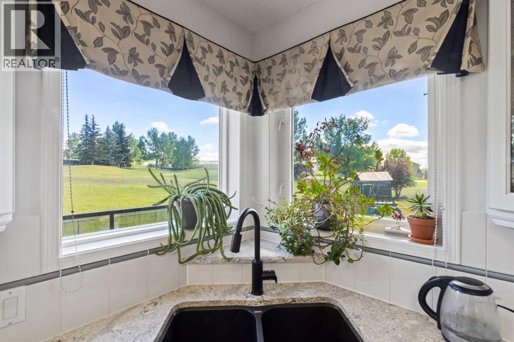37 Riverview Close, Cochrane, Alberta  T4C 1K7 - Photo 12 - A2317759