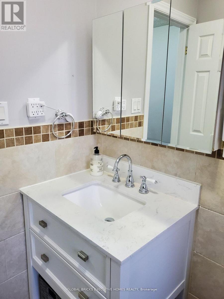 18 Deerpark Crescent, Brampton, Ontario  L6X 2T7 - Photo 12 - W13249766