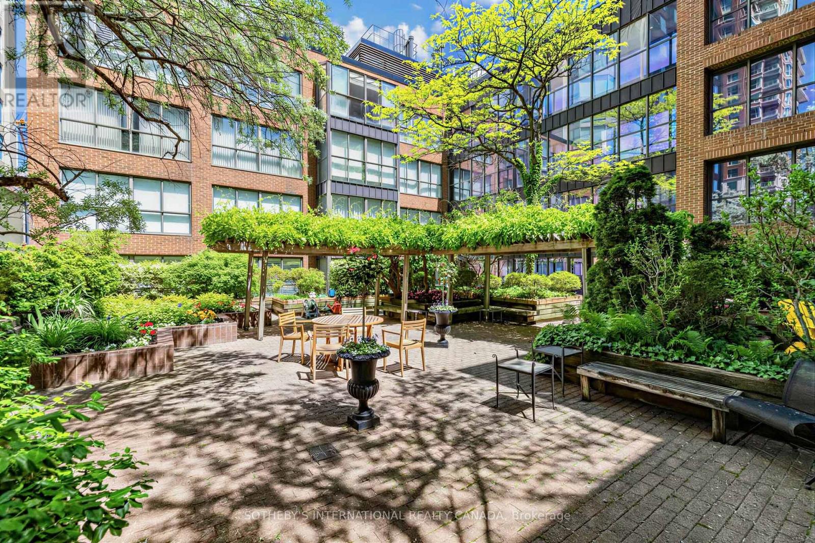 606 - 164 Cumberland Street, Toronto, Ontario  M5R 1A8 - Photo 6 - C13249988